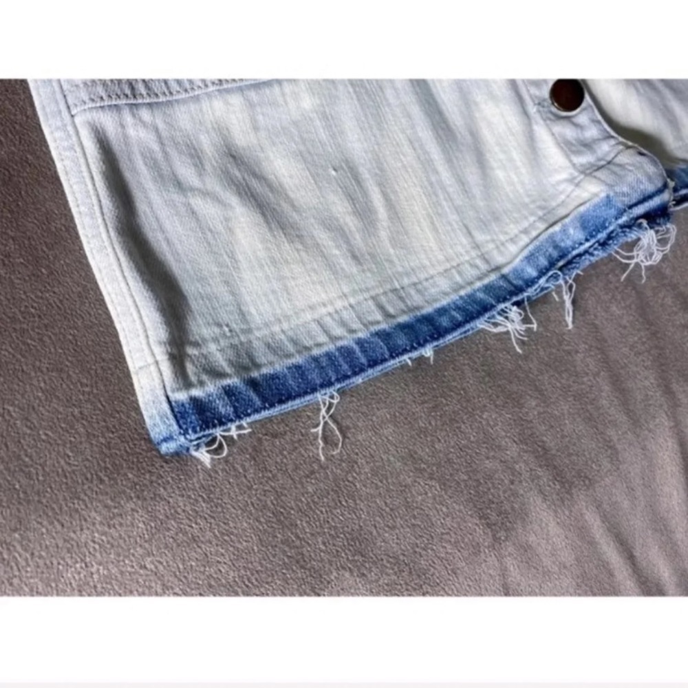 Current/Elliott Light Wash Bleached Denim Raw Edg… - image 4